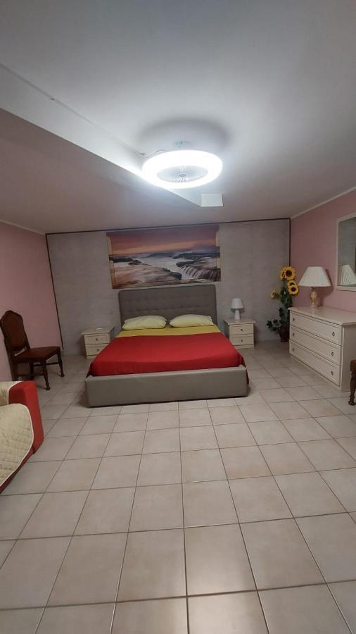B&B Caravaggio San Donaci Bagian luar foto