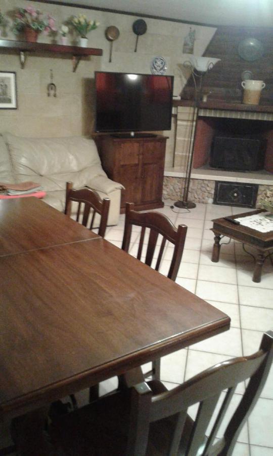 B&B Caravaggio San Donaci Bagian luar foto